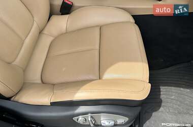 Внедорожник / Кроссовер Porsche Cayenne 2014 в 