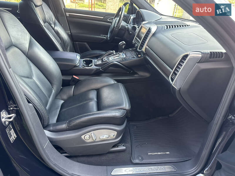 Внедорожник / Кроссовер Porsche Cayenne 2011 в Умани