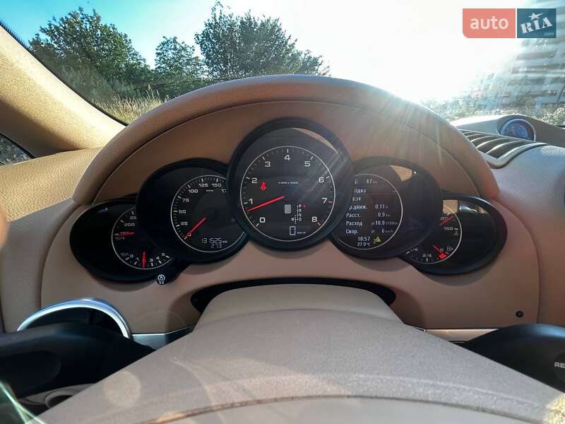 Позашляховик / Кросовер Porsche Cayenne 2013 в Харкові