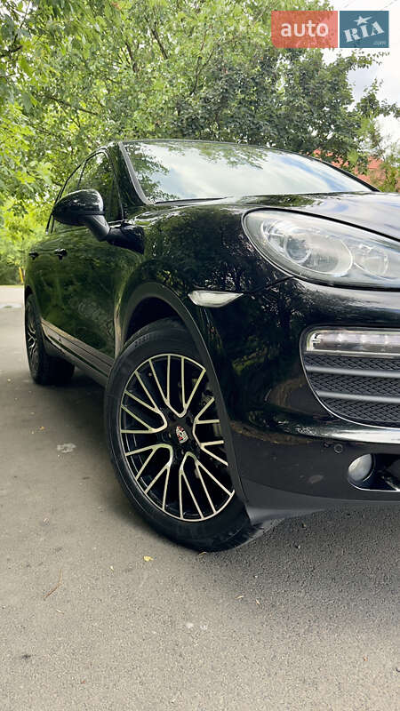 Внедорожник / Кроссовер Porsche Cayenne 2011 в Ужгороде