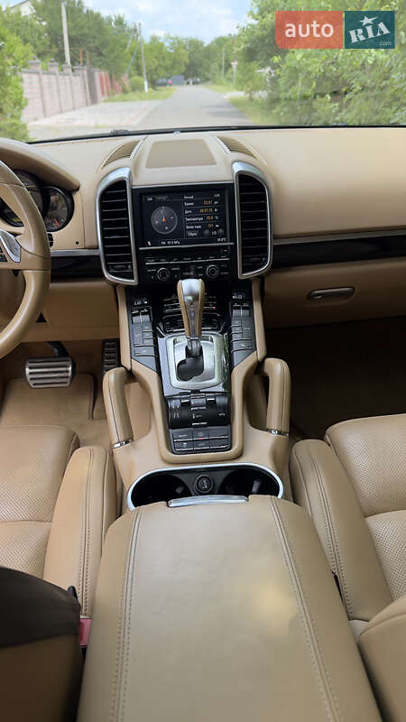 Внедорожник / Кроссовер Porsche Cayenne 2011 в Ужгороде