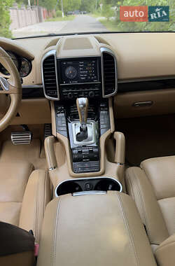 Внедорожник / Кроссовер Porsche Cayenne 2011 в 