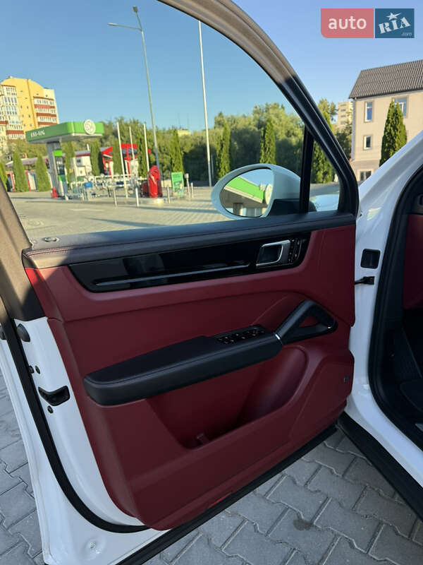 Внедорожник / Кроссовер Porsche Cayenne 2019 в Виннице фото 11 Внедорожник / Кроссовер Porsche Cayenne 2019 в Виннице