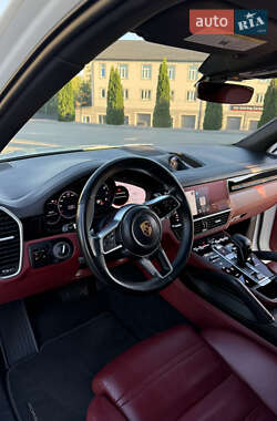 Внедорожник / Кроссовер Porsche Cayenne 2019 в 