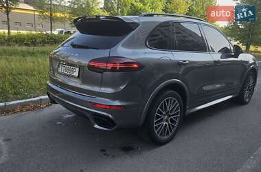 Внедорожник / Кроссовер Porsche Cayenne 2016 в 