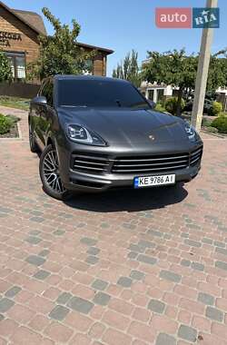 Внедорожник / Кроссовер Porsche Cayenne 2019 в 