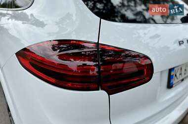 Позашляховик / Кросовер Porsche Cayenne 2013 в 