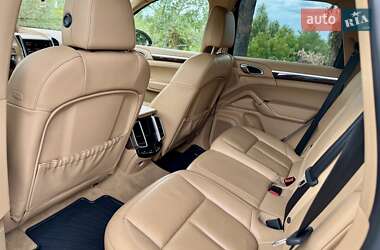 Позашляховик / Кросовер Porsche Cayenne 2013 в 