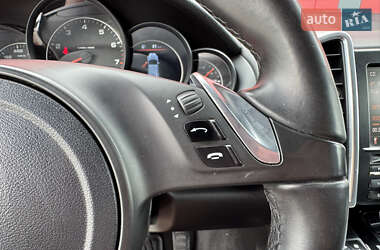 Позашляховик / Кросовер Porsche Cayenne 2012 в 