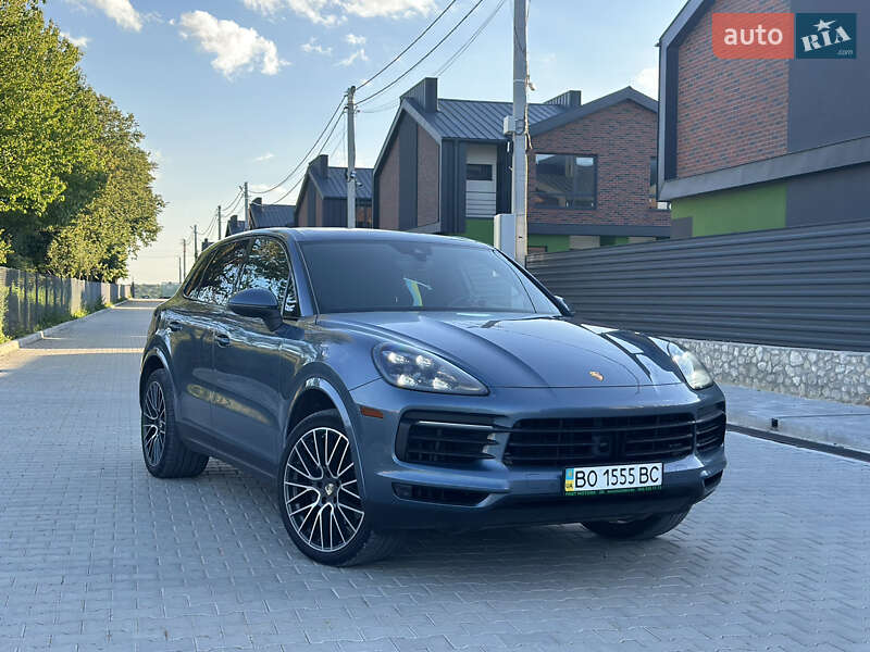 Внедорожник / Кроссовер Porsche Cayenne 2018 в 