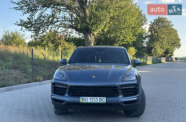 Внедорожник / Кроссовер Porsche Cayenne 2018 в 