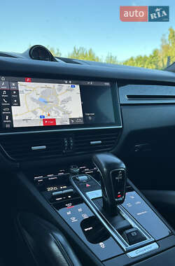Внедорожник / Кроссовер Porsche Cayenne 2018 в 