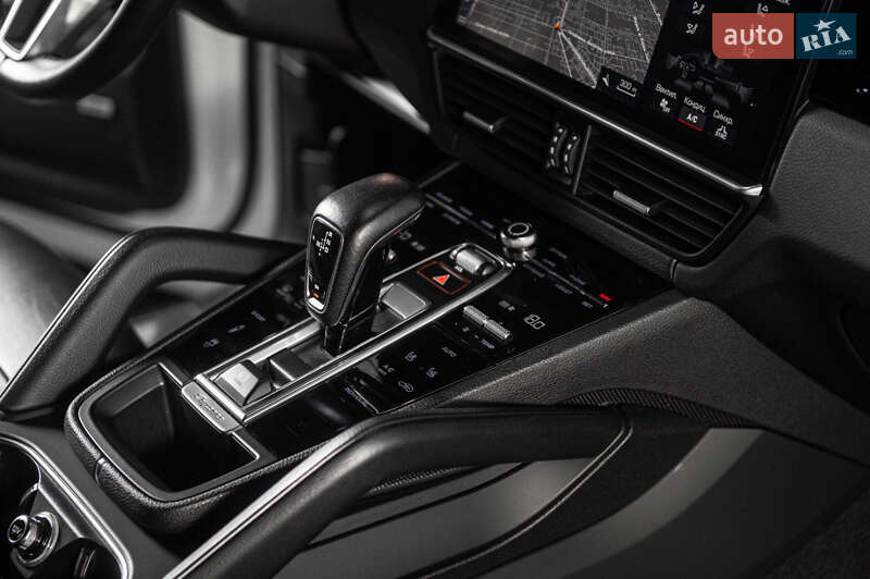 Позашляховик / Кросовер Porsche Cayenne 2018 в Одесі