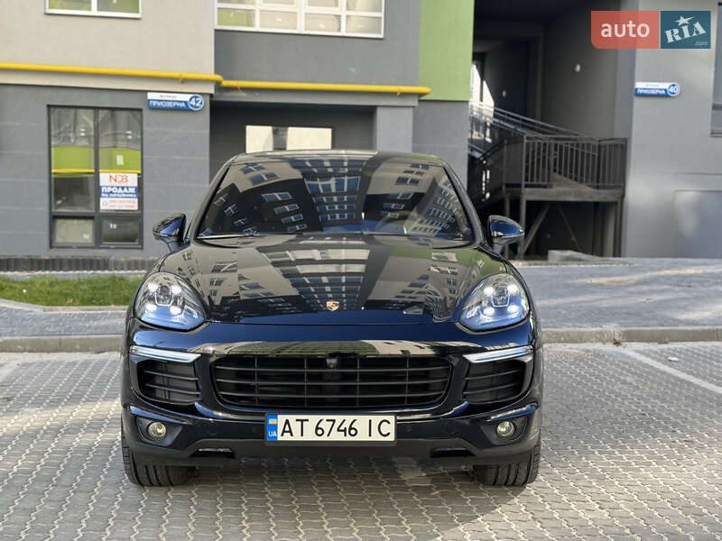 Внедорожник / Кроссовер Porsche Cayenne 2015 в Ивано-Франковске