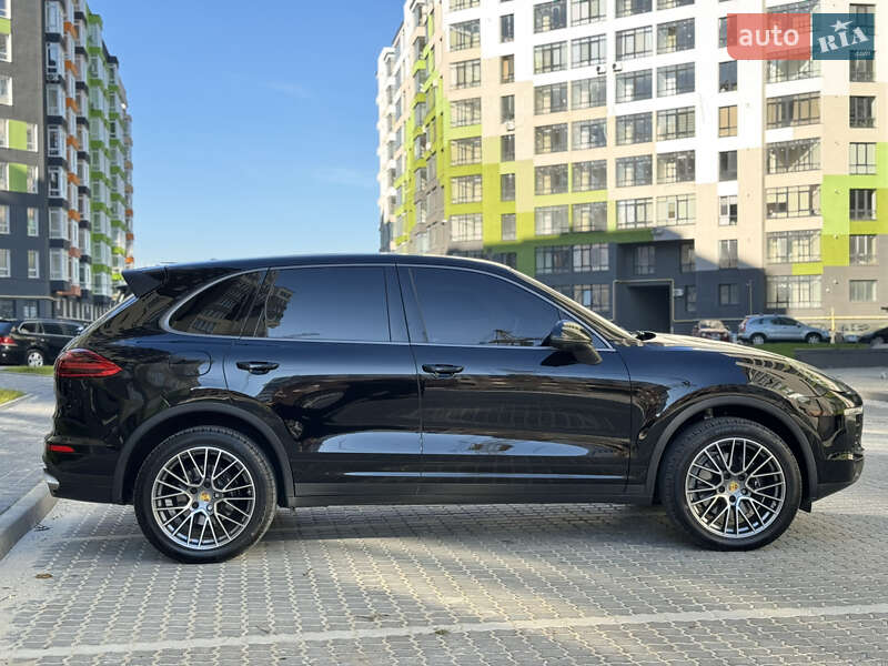 Внедорожник / Кроссовер Porsche Cayenne 2015 в Ивано-Франковске