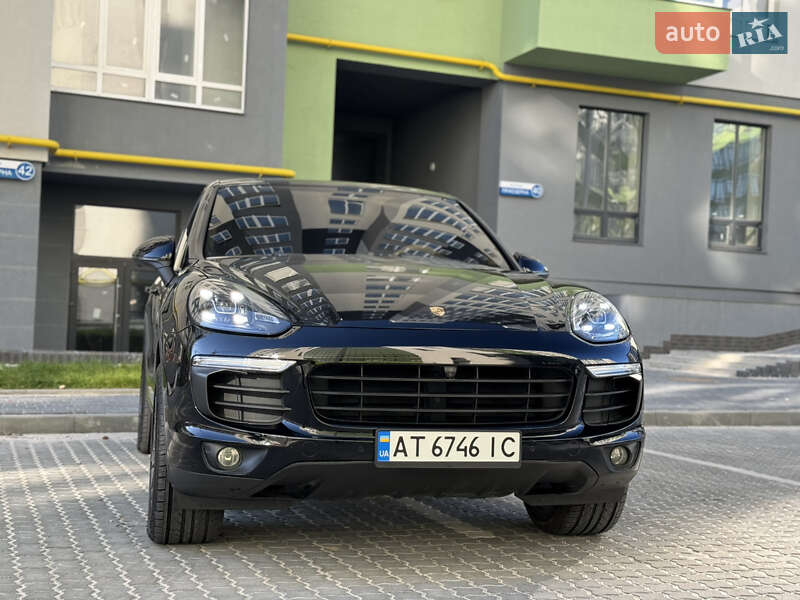 Внедорожник / Кроссовер Porsche Cayenne 2015 в Ивано-Франковске