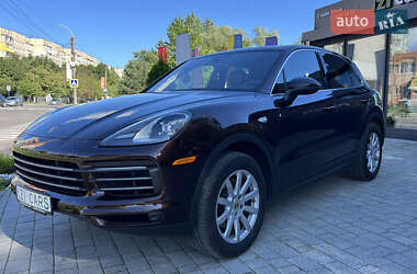 Внедорожник / Кроссовер Porsche Cayenne 2018 в 
