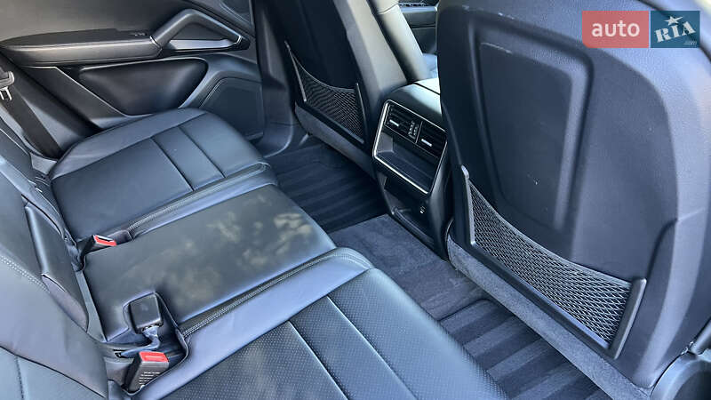 Позашляховик / Кросовер Porsche Cayenne 2018 в Львові