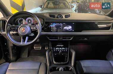 Внедорожник / Кроссовер Porsche Cayenne 2023 в 