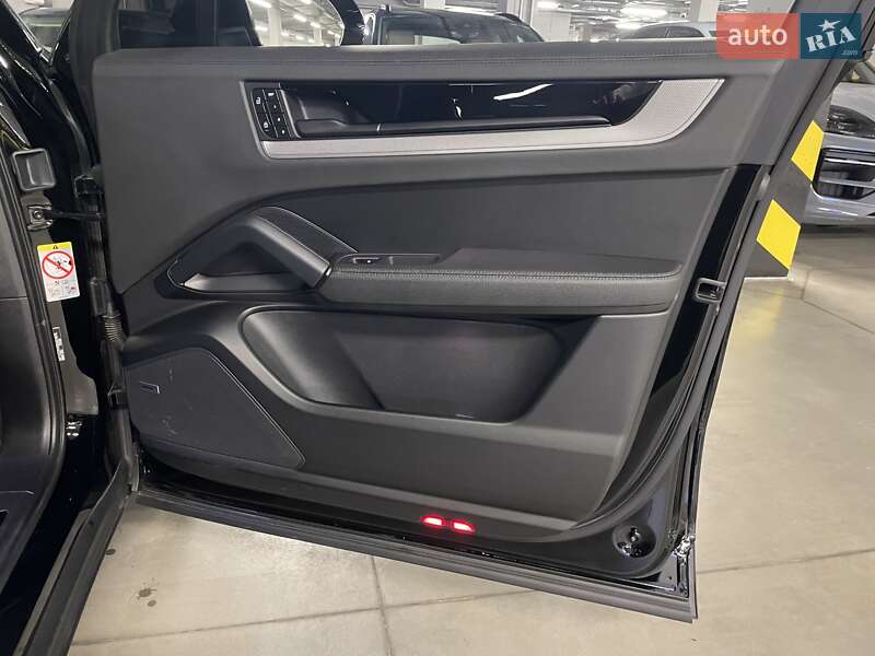 Внедорожник / Кроссовер Porsche Cayenne 2023 в Киеве фото 42 Внедорожник / Кроссовер Porsche Cayenne 2023 в Киеве