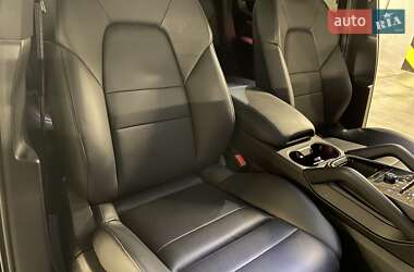 Внедорожник / Кроссовер Porsche Cayenne 2023 в 