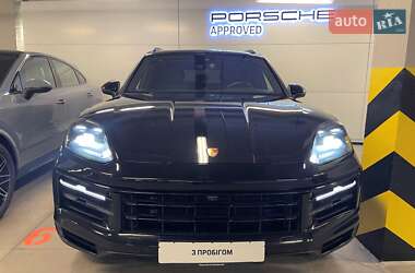 Внедорожник / Кроссовер Porsche Cayenne 2023 в 