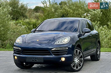 Позашляховик / Кросовер Porsche Cayenne 2012 в 