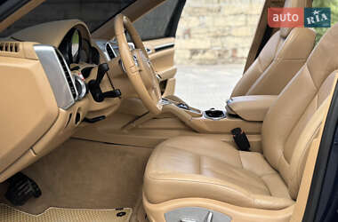 Позашляховик / Кросовер Porsche Cayenne 2012 в 