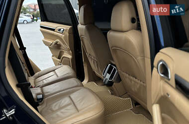 Позашляховик / Кросовер Porsche Cayenne 2012 в 