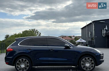 Позашляховик / Кросовер Porsche Cayenne 2012 в 