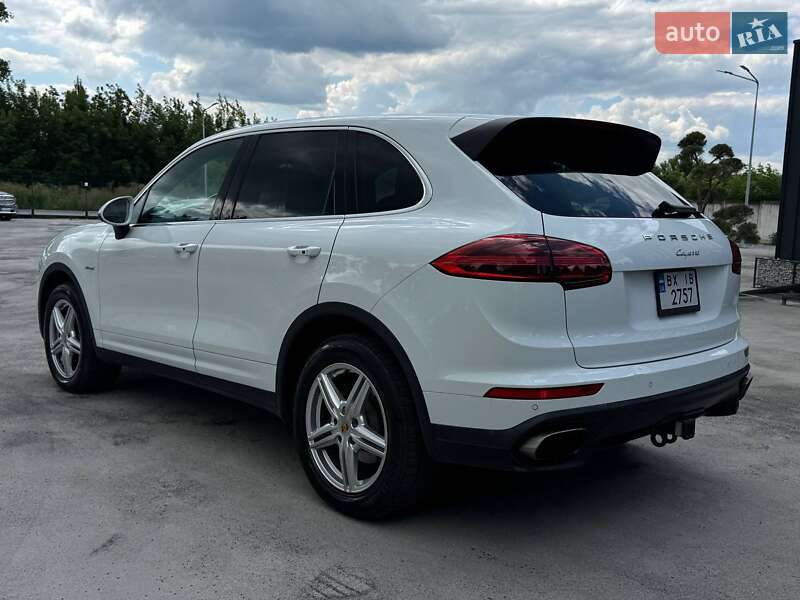 Позашляховик / Кросовер Porsche Cayenne 2015 в Кам'янець-Подільському