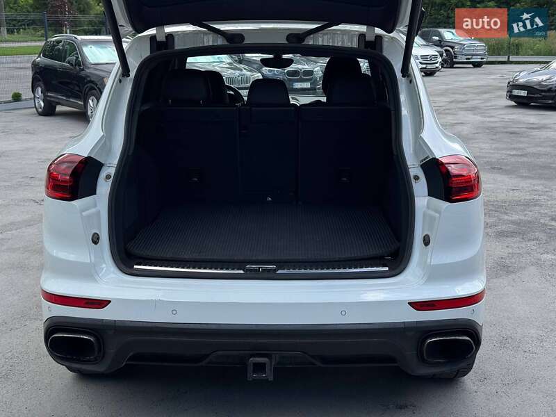 Позашляховик / Кросовер Porsche Cayenne 2015 в Кам'янець-Подільському