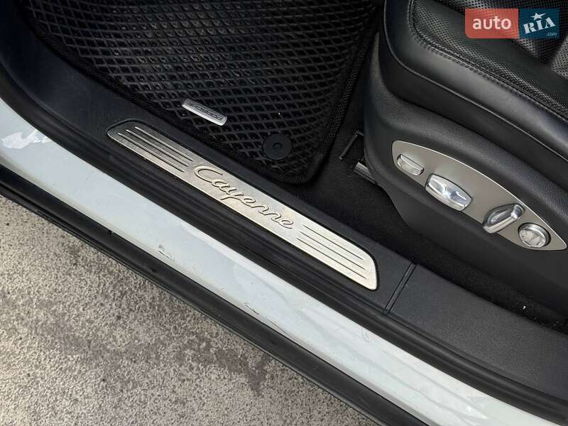Позашляховик / Кросовер Porsche Cayenne 2015 в Кам'янець-Подільському