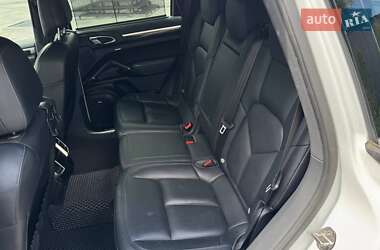 Внедорожник / Кроссовер Porsche Cayenne 2015 в 