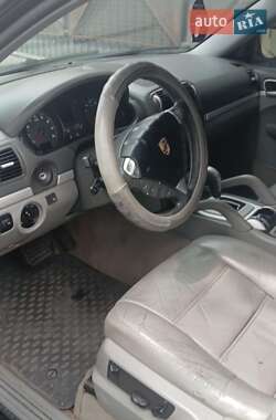 Внедорожник / Кроссовер Porsche Cayenne 2004 в 