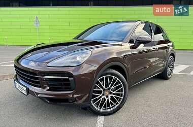 Внедорожник / Кроссовер Porsche Cayenne 2018 в 