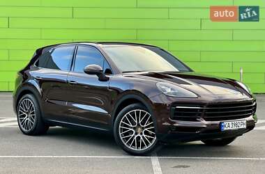 Внедорожник / Кроссовер Porsche Cayenne 2018 в 