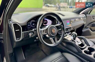 Внедорожник / Кроссовер Porsche Cayenne 2018 в 