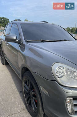 Внедорожник / Кроссовер Porsche Cayenne 2004 в 