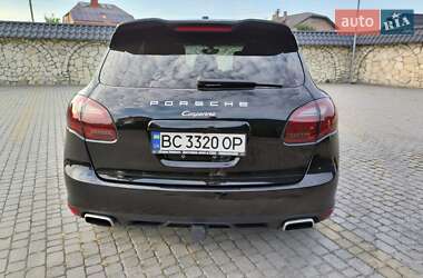 Позашляховик / Кросовер Porsche Cayenne 2013 в 