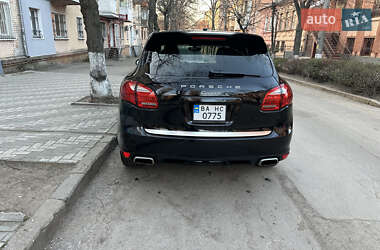 Внедорожник / Кроссовер Porsche Cayenne 2014 в 
