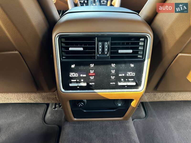Позашляховик / Кросовер Porsche Cayenne 2018 в Києві