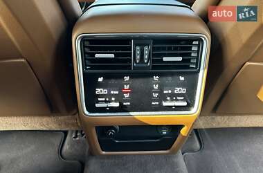 Внедорожник / Кроссовер Porsche Cayenne 2018 в 