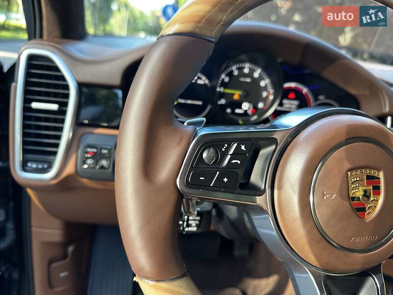 Позашляховик / Кросовер Porsche Cayenne 2018 в Києві