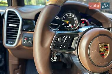 Внедорожник / Кроссовер Porsche Cayenne 2018 в 