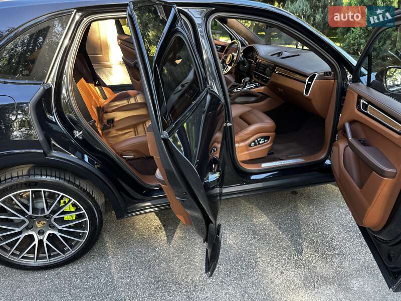 Позашляховик / Кросовер Porsche Cayenne 2018 в Києві