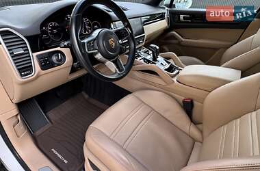 Внедорожник / Кроссовер Porsche Cayenne 2019 в 
