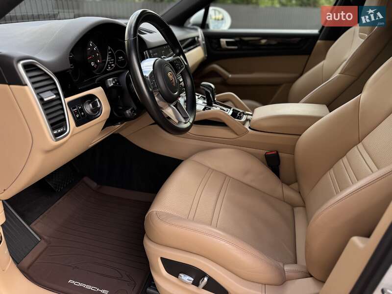 Позашляховик / Кросовер Porsche Cayenne 2019 в Стрию