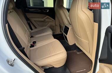 Внедорожник / Кроссовер Porsche Cayenne 2019 в 