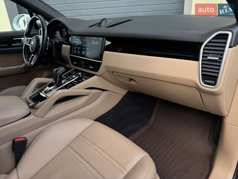 Позашляховик / Кросовер Porsche Cayenne 2019 в Стрию